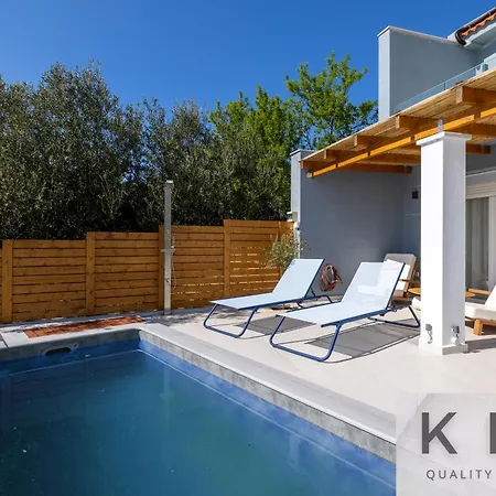 ヴィラ Hermes With Private Pool In Village