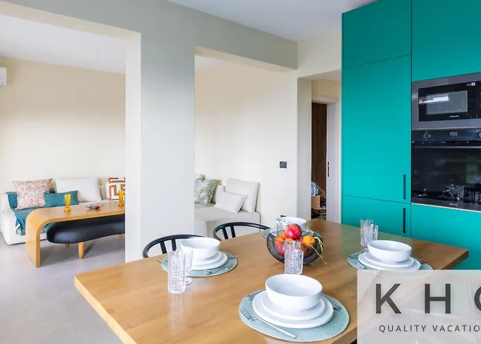 Hermes With Private Pool In Village