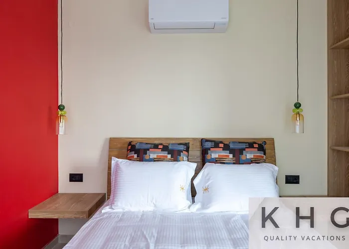 Hermes With Private Pool In Village